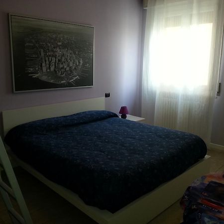 Sony Affittacamere Desenzano del Garda Exterior foto