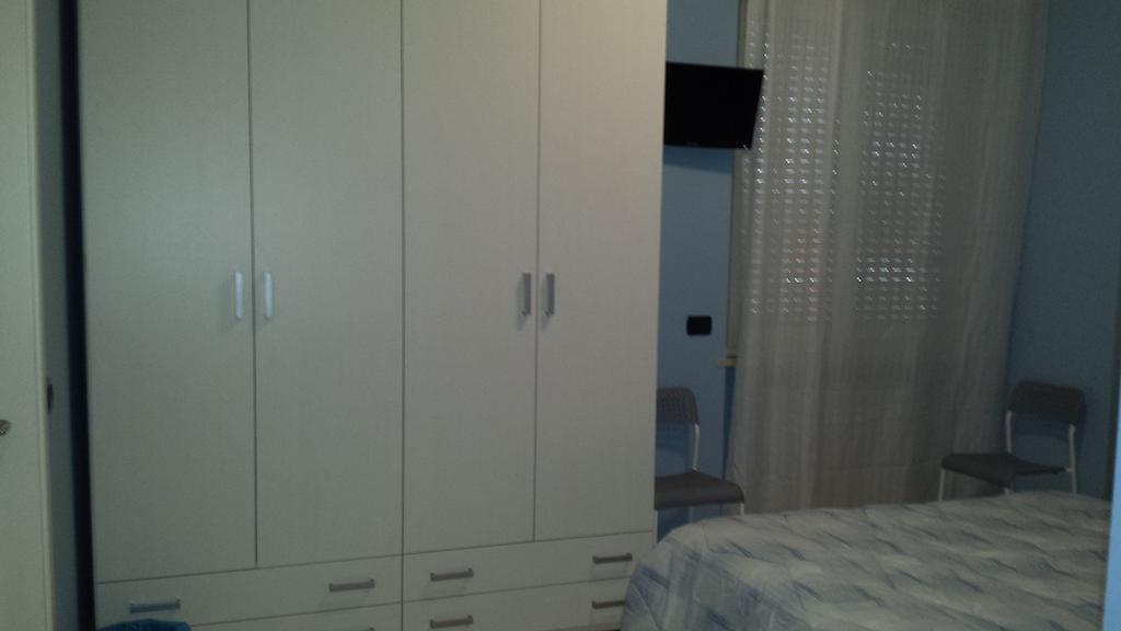 Sony Affittacamere Desenzano del Garda Habitación foto